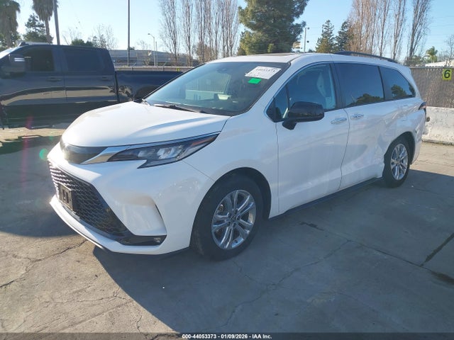 5TDDSKFC0NS056467 Toyota Sienna Xse