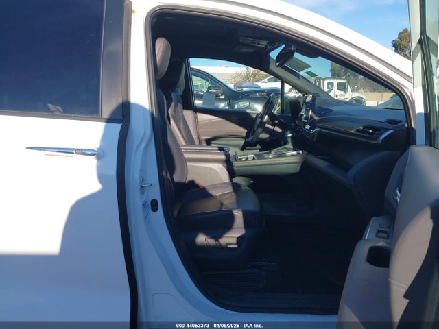 5TDDSKFC0NS056467 Toyota Sienna Xse