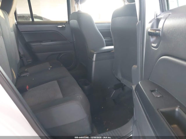 Jeep Patriot Latitude 2014 1C4NJRFB5ED510599 Image 8