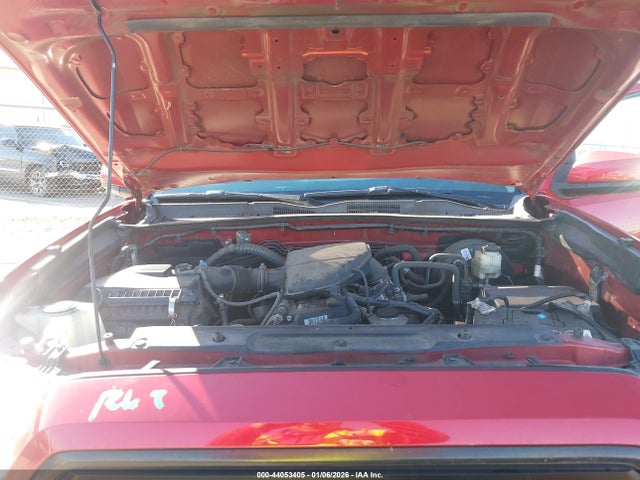 5TFRX5GN1JX103633 Toyota Tacoma Sr