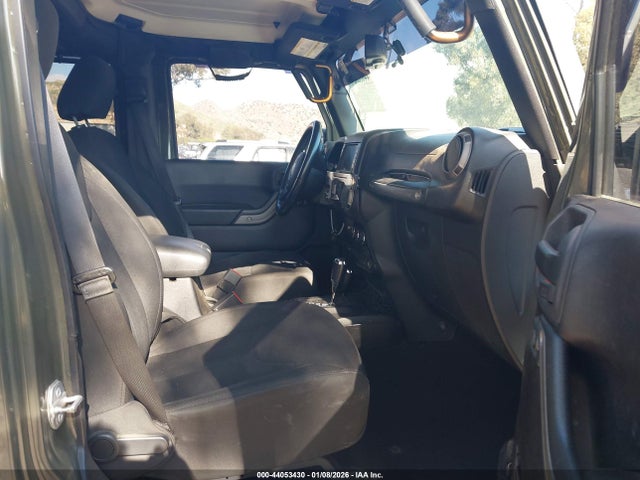 1C4BJWDG7GL101643 Jeep Wrangler Unlimited Sport