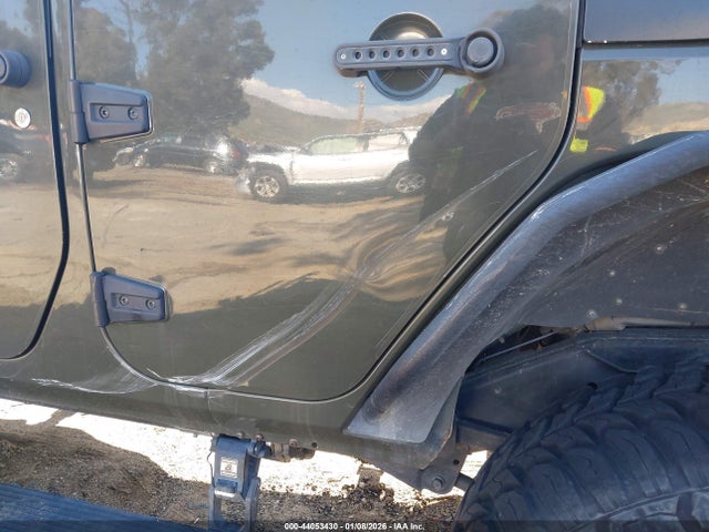 1C4BJWDG7GL101643 Jeep Wrangler Unlimited Sport