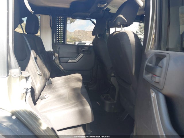 1C4BJWDG7GL101643 Jeep Wrangler Unlimited Sport