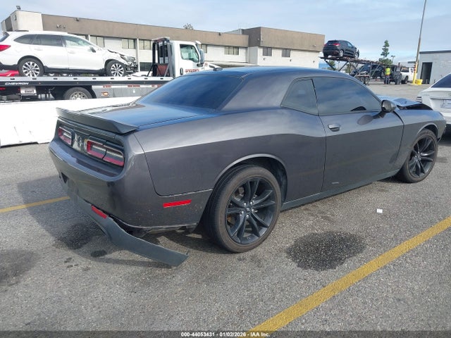 2C3CDZAG4JH262932 Dodge Challenger Sxt