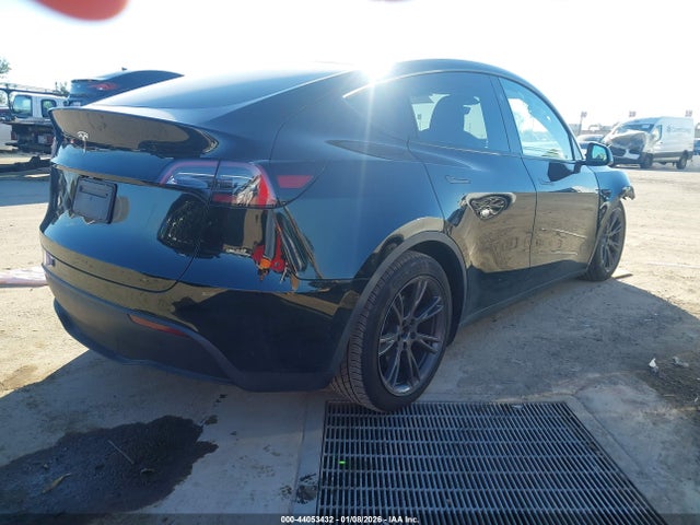 2025 TESLA MODEL Y 7SAYGDED4SF234313 Photo 3