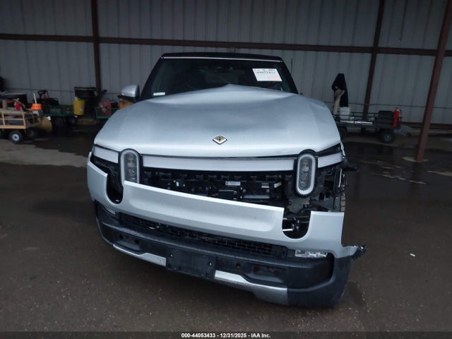Rivian R1s Adventure 2023 7PDSGABA5PN018239 Image 13