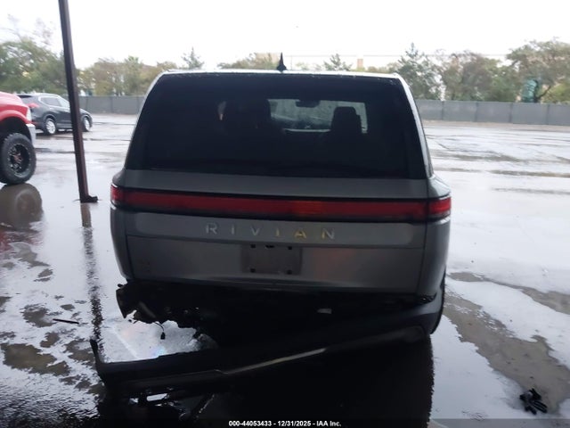 Rivian R1s Adventure 2023 7PDSGABA5PN018239 Image 17