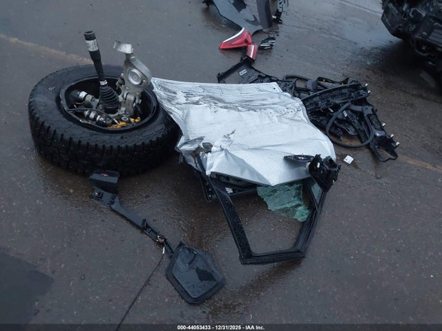 Rivian R1s Adventure 2023 7PDSGABA5PN018239 Image 12