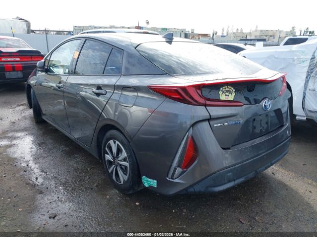 2017 TOYOTA PRIUS PRIME JTDKARFP8H3042618 Photo 2