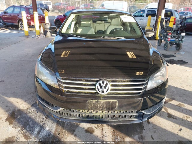 1VWBT7A36EC045562 Volkswagen Passat 1.8t Se