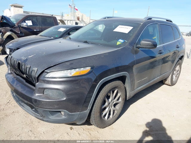 1C4PJLCB6FW694371 Jeep Cherokee Latitude