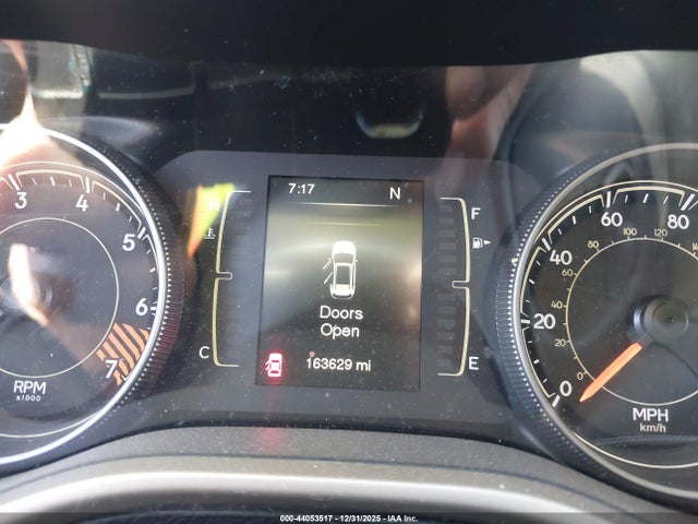 1C4PJLCB6FW694371 Jeep Cherokee Latitude