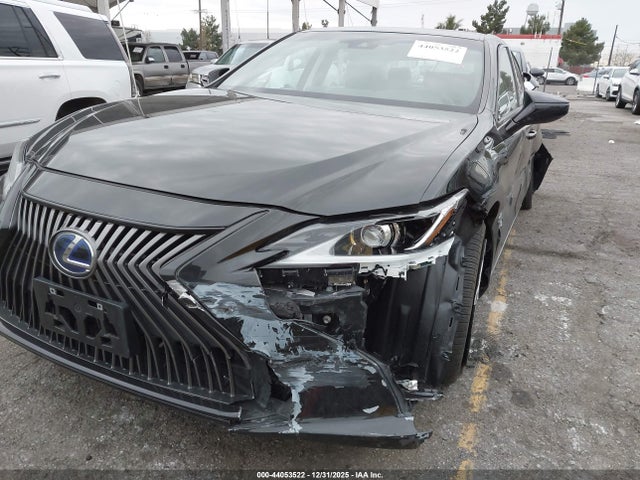 58ACA1C15MU012586 Lexus ES 300H