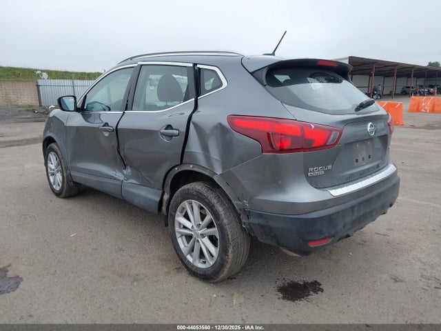 2018 NISSAN ROGUE SPORT JN1BJ1CP9JW196266 Photo 2
