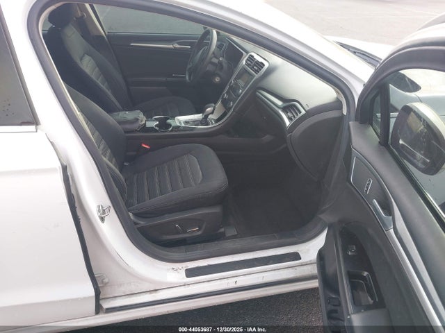 3FA6P0HD9GR218533 Ford FUSION SE