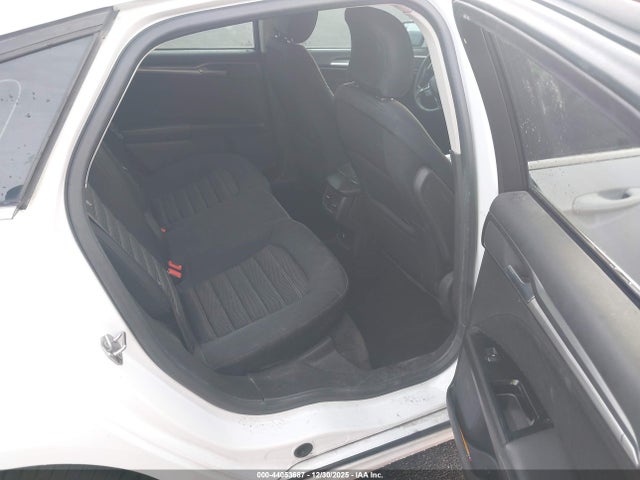 3FA6P0HD9GR218533 Ford FUSION SE