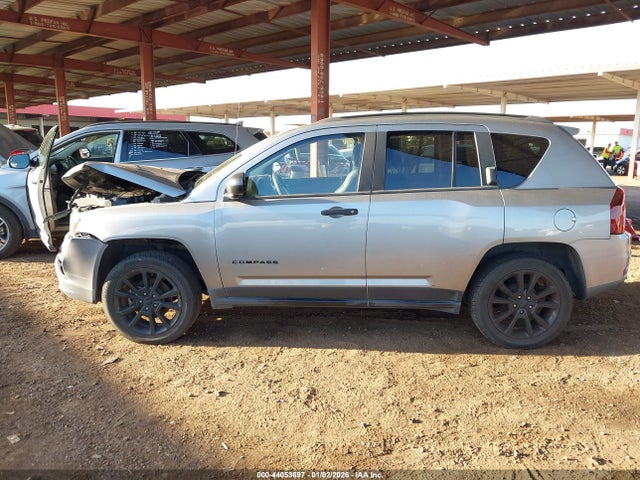 1C4NJCBA5FD210136 Jeep Compass Altitude Edition