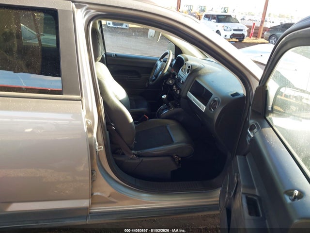1C4NJCBA5FD210136 Jeep Compass Altitude Edition