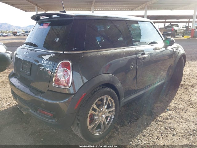 2011 MINI COOPER S WMWSV3C58BTY21249 Photo 3