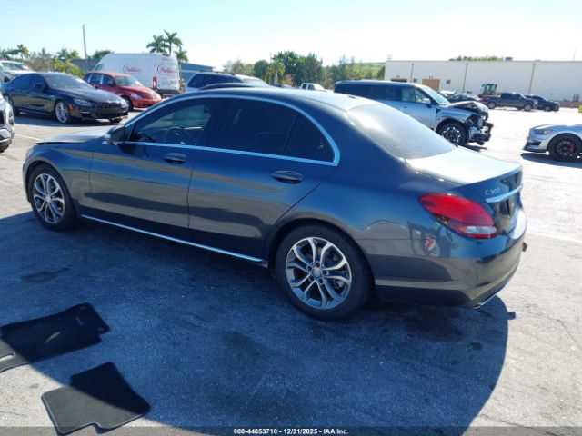 2015 MERCEDES-BENZ C 300 55SWF4JB3FU070990 Photo 2