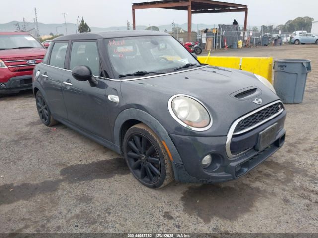 2016 MINI HARDTOP WMWXU3C51G2B67140