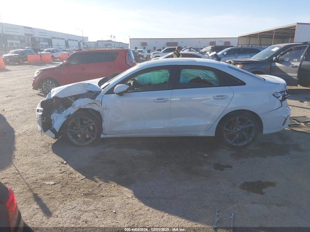 2024 Audi A3 Premium 40 Tfsi Front-wheel Drive S Tronic მანქანა იყიდება აუქციონზე, vin: WAUAUDGY4RA106368, აუქციონის ნომერი: 44053834