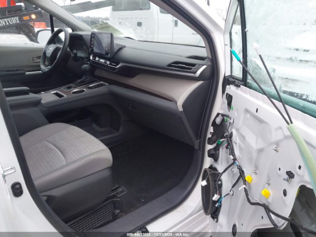 2024 TOYOTA SIENNA 5TDKRKEC5RS195987 Photo 4
