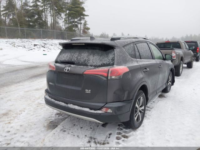 2018 TOYOTA RAV4 JTMRFREV7JJ187618 Photo 3