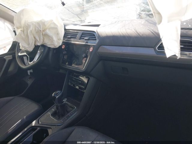 2024 VOLKSWAGEN TIGUAN 3VVNB7AXXRM199249 Photo 4