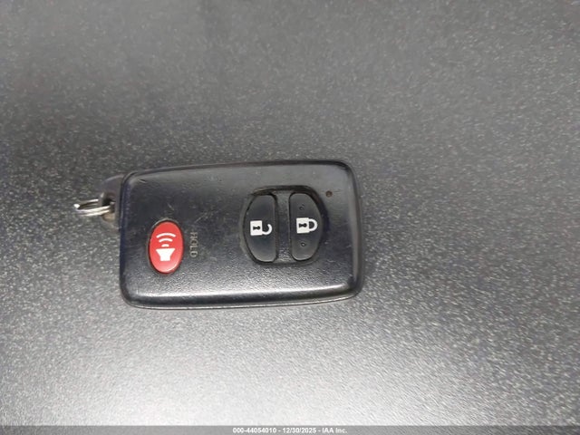 Toyota Prius Two 2016 JTDKBRFUXG3014577 Image 11