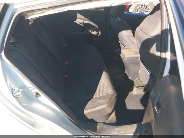 Toyota Prius Two 2016 JTDKBRFUXG3014577 Image 8