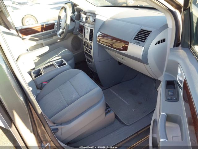 2010 CHRYSLER TOWN & COUNTRY 2A4RR5D15AR381553 Photo 4