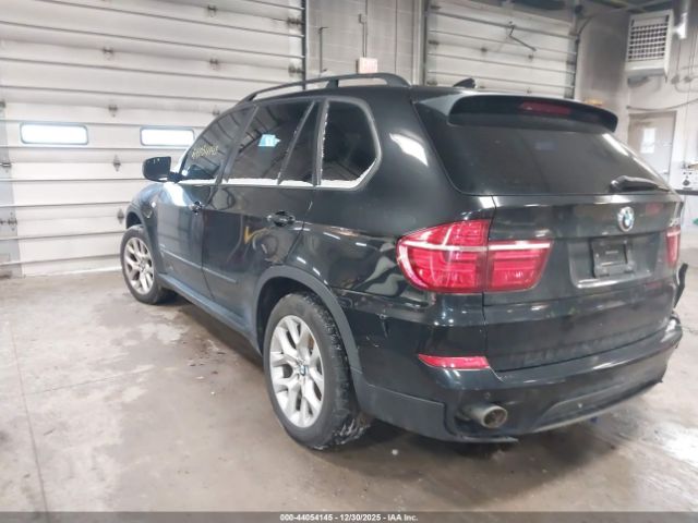 2011 BMW X5 5UXZV4C54BL738830 Photo 2