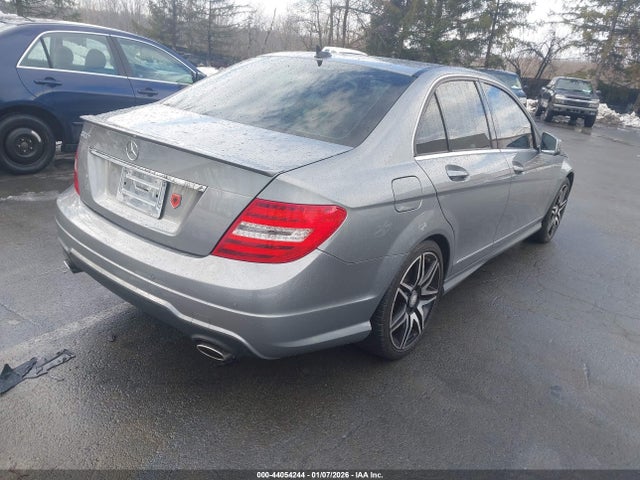2014 MERCEDES-BENZ C 350 WDDGF5HB3EA949484 Photo 3