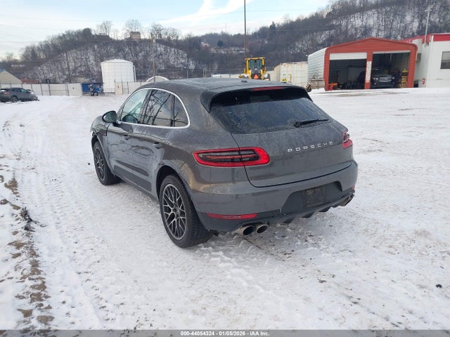 2017 PORSCHE MACAN WP1AB2A59HLB19937 Photo 2