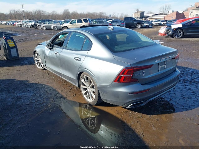 2021 VOLVO S60 7JR102TZ1MG113089 Photo 2