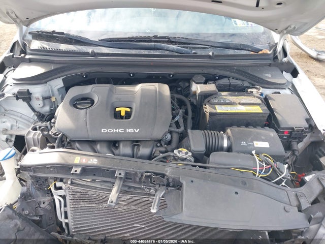 KMHD74LF3JU589068 Hyundai ELANTRA SE