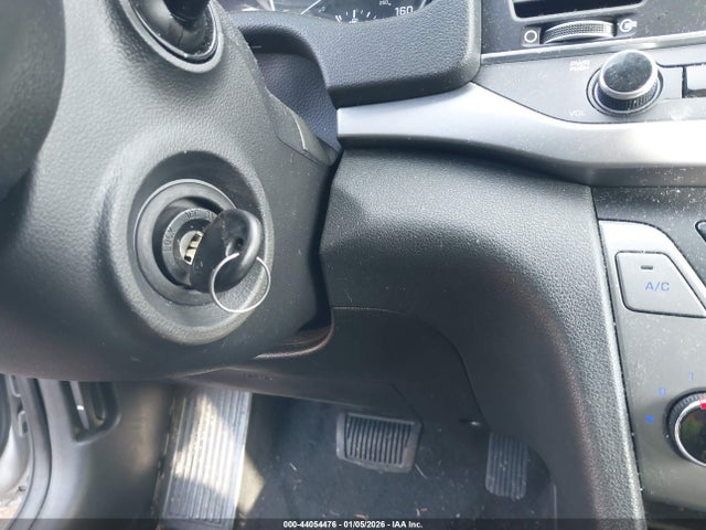 KMHD74LF3JU589068 Hyundai ELANTRA SE
