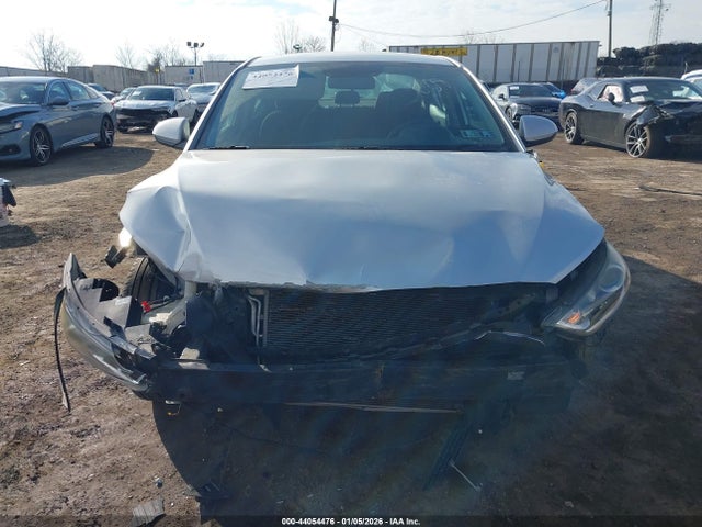 KMHD74LF3JU589068 Hyundai ELANTRA SE