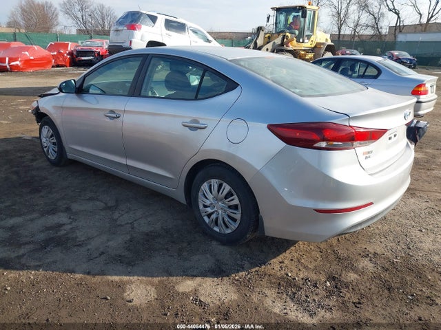KMHD74LF3JU589068 Hyundai ELANTRA SE