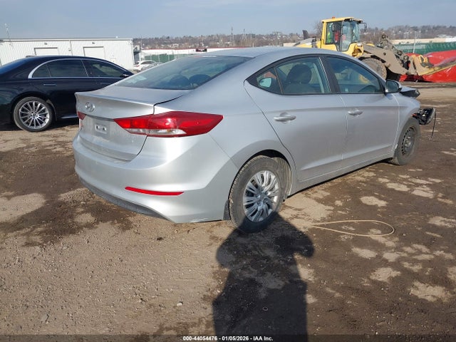 KMHD74LF3JU589068 Hyundai ELANTRA SE