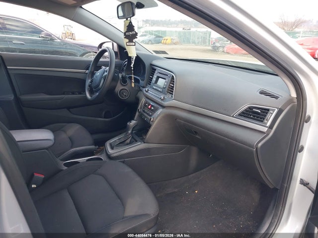 KMHD74LF3JU589068 Hyundai ELANTRA SE