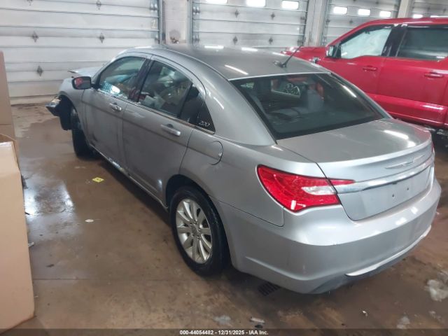 2013 CHRYSLER 200 1C3CCBBBXDN615294 Photo 2