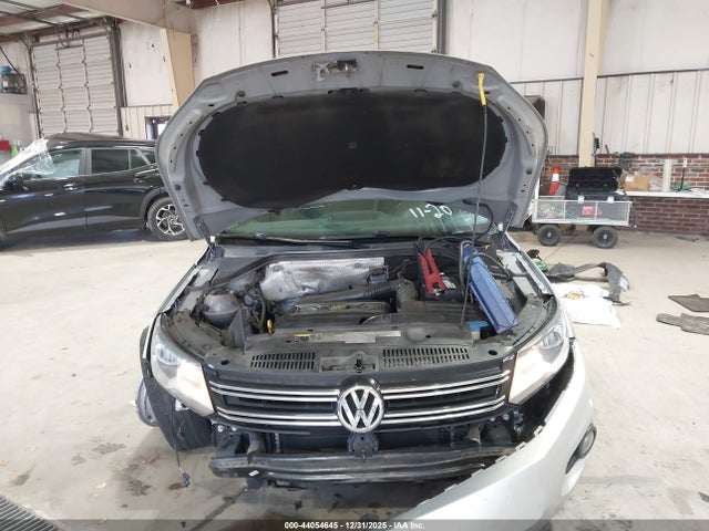 44054645 :رقم المزاد ، WVGAV3AX9EW586927 vin ، 2014 Volkswagen Tiguan Sel مزاد بيع
