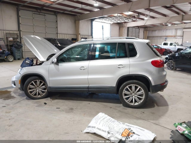 44054645 :رقم المزاد ، WVGAV3AX9EW586927 vin ، 2014 Volkswagen Tiguan Sel مزاد بيع