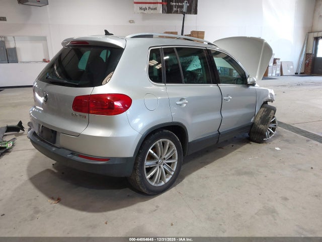 44054645 :رقم المزاد ، WVGAV3AX9EW586927 vin ، 2014 Volkswagen Tiguan Sel مزاد بيع