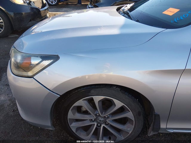 Продажа на аукционе авто 2015 Honda Accord Sport, vin: 1HGCR2F59FA186823, номер лота: 44054741