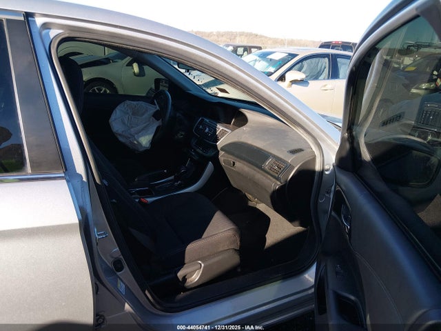 Продажа на аукционе авто 2015 Honda Accord Sport, vin: 1HGCR2F59FA186823, номер лота: 44054741