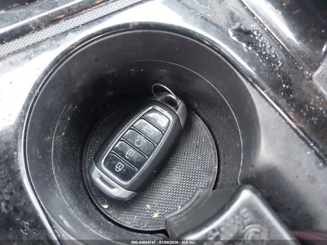 KMHLN4AG8NU354300 Hyundai ELANTRA SEL