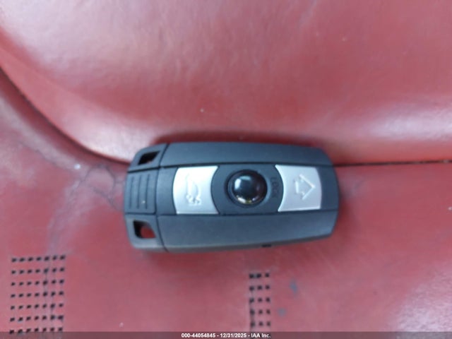 2011 BMW M3 WBSKG9C5XBE645916 Photo 10